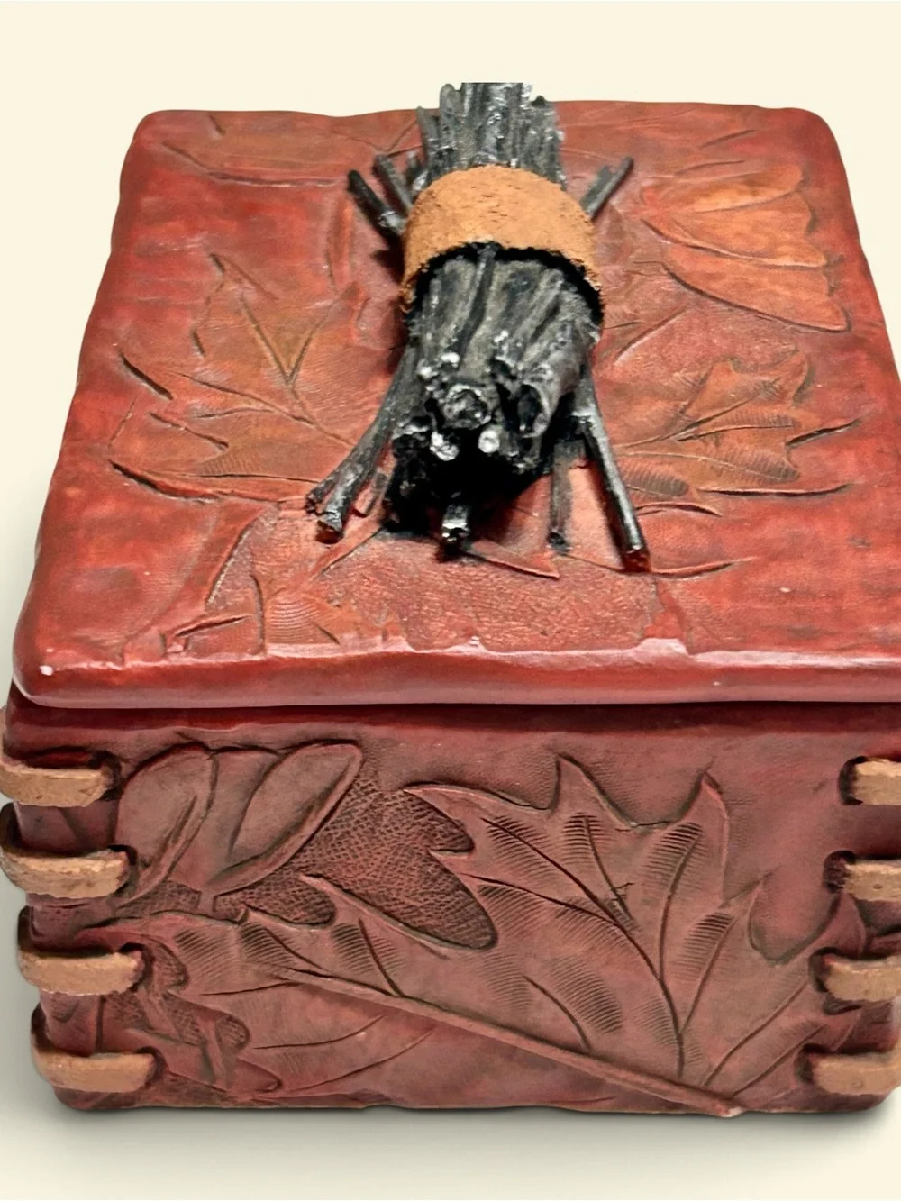 Frameology Resin Western Leaf Trinket Box w/ Lift-Off Lid Brown/Black 4x3in